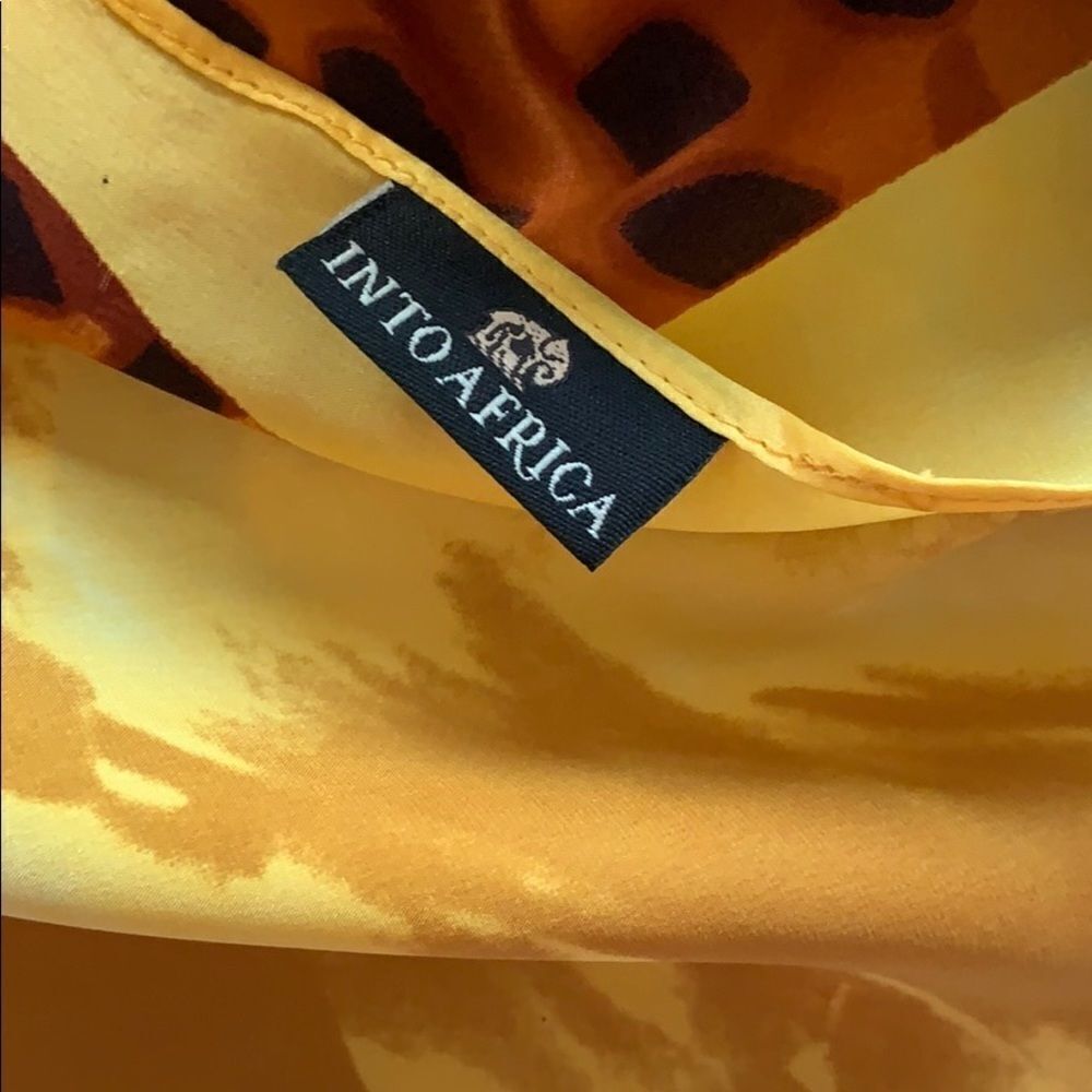 Large gold silk satin African Leopard scarf - Picture 4 of 4